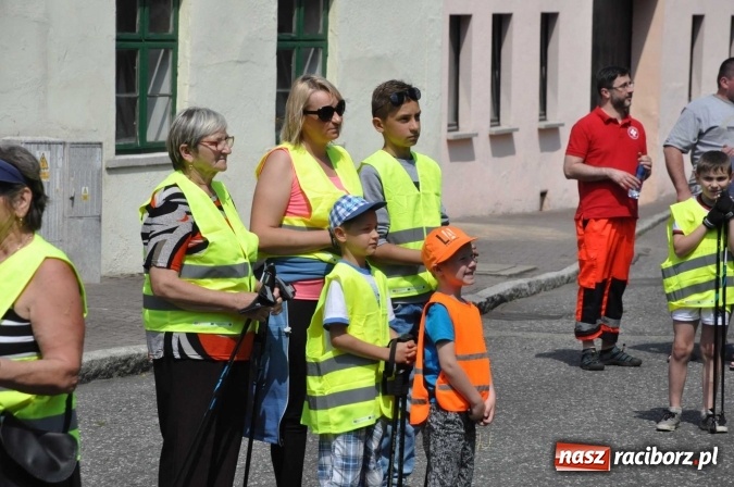 Zdjęcie w galerii na portalu naszraciborz.pl: Aktywni na pograniczu - marsz nordic walking w Krzanowicach wiadomości z regionu