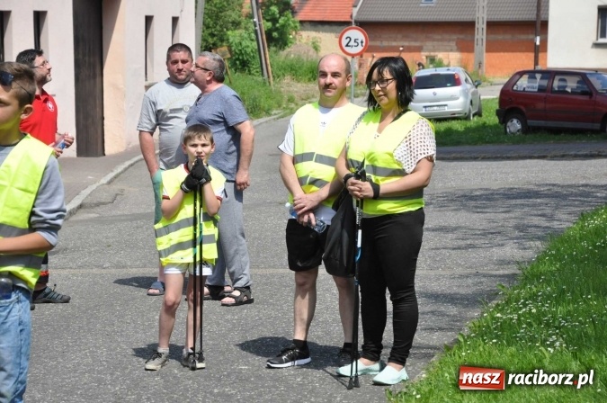 Zdjęcie w galerii na portalu naszraciborz.pl: Aktywni na pograniczu - marsz nordic walking w Krzanowicach wiadomości z regionu
