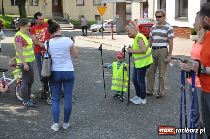 Zdjęcie w galerii na portalu naszraciborz.pl: Aktywni na pograniczu - marsz nordic walking w Krzanowicach wiadomości z regionu