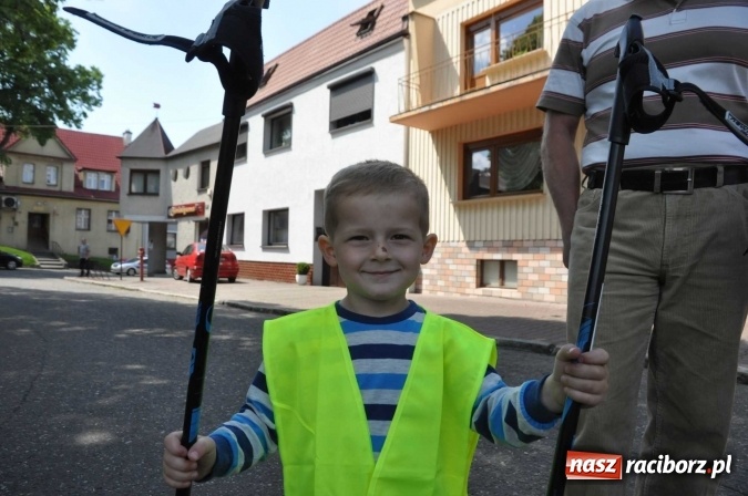 Zdjęcie w galerii na portalu naszraciborz.pl: Aktywni na pograniczu - marsz nordic walking w Krzanowicach wiadomości z regionu
