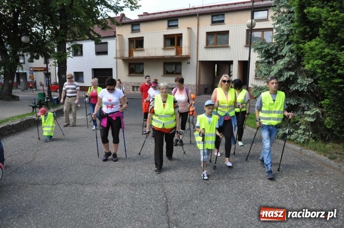 Zdjęcie w galerii na portalu naszraciborz.pl: Aktywni na pograniczu - marsz nordic walking w Krzanowicach wiadomości z regionu