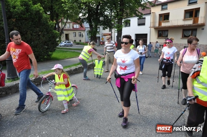 Zdjęcie w galerii na portalu naszraciborz.pl: Aktywni na pograniczu - marsz nordic walking w Krzanowicach wiadomości z regionu