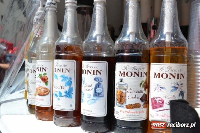 Zdjęcie w galerii na portalu naszraciborz.pl: Kolejny zlot food trucków na raciborskim zamku wiadomości z regionu