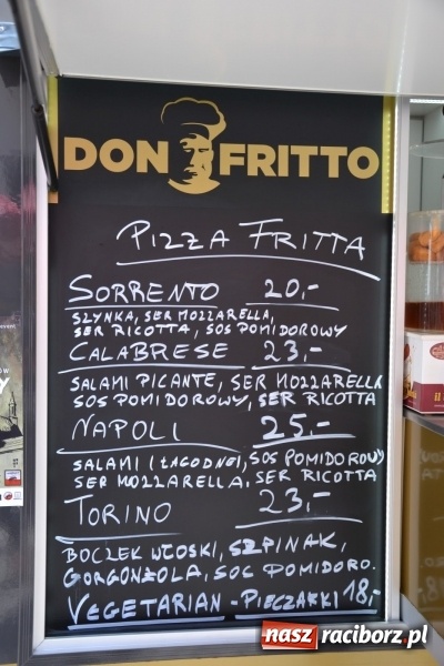 Zdjęcie w galerii na portalu naszraciborz.pl: Kolejny zlot food trucków na raciborskim zamku wiadomości z regionu