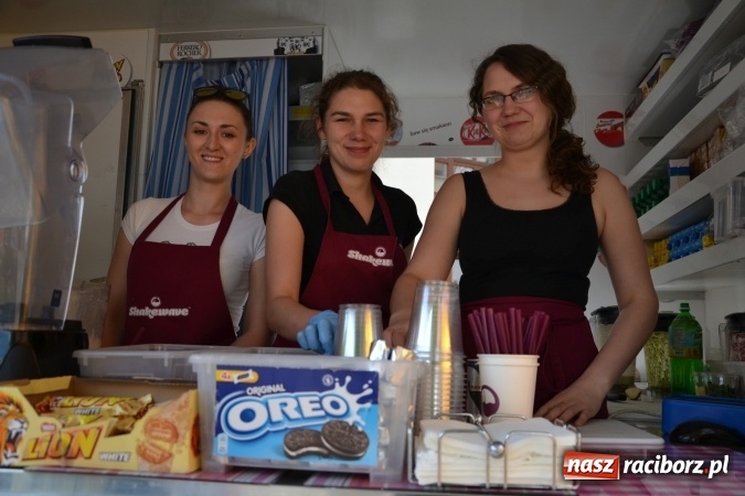 Zdjęcie w galerii na portalu naszraciborz.pl: Kolejny zlot food trucków na raciborskim zamku wiadomości z regionu