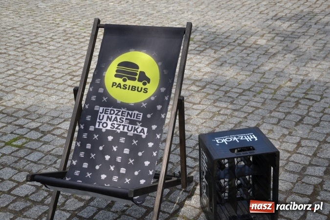 Zdjęcie w galerii na portalu naszraciborz.pl: Kolejny zlot food trucków na raciborskim zamku wiadomości z regionu