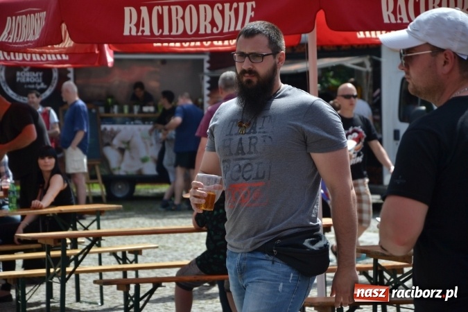 Zdjęcie w galerii na portalu naszraciborz.pl: Kolejny zlot food trucków na raciborskim zamku wiadomości z regionu