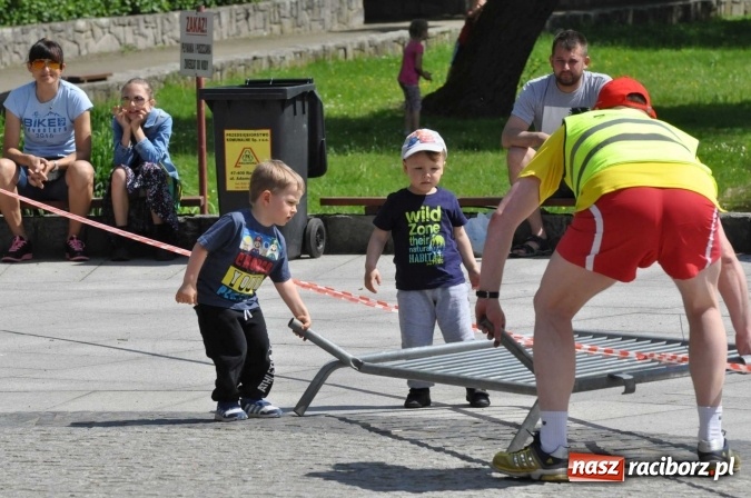 Zdjęcie w galerii na portalu naszraciborz.pl: Pół tysiąca dzieci i młodzieży na XI Biegu Profilaktycznym w parku im. Miasta Roth wiadomości z regionu
