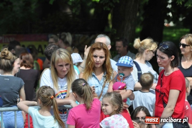 Zdjęcie w galerii na portalu naszraciborz.pl: Pół tysiąca dzieci i młodzieży na XI Biegu Profilaktycznym w parku im. Miasta Roth wiadomości z regionu