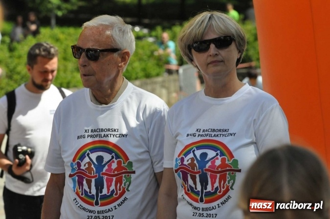 Zdjęcie w galerii na portalu naszraciborz.pl: Pół tysiąca dzieci i młodzieży na XI Biegu Profilaktycznym w parku im. Miasta Roth wiadomości z regionu