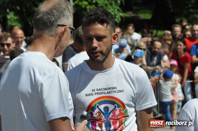 Zdjęcie w galerii na portalu naszraciborz.pl: Pół tysiąca dzieci i młodzieży na XI Biegu Profilaktycznym w parku im. Miasta Roth wiadomości z regionu