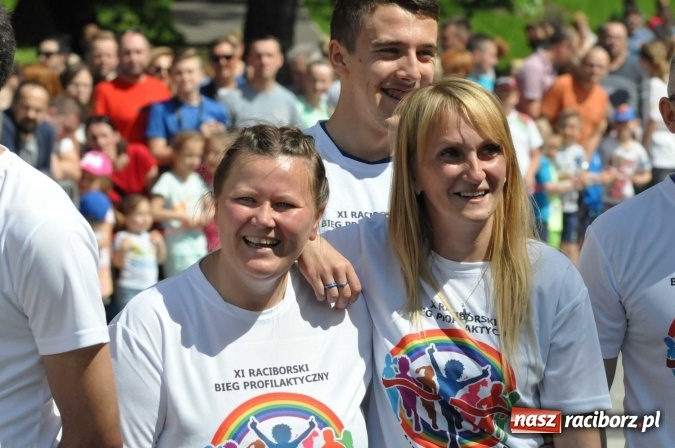 Zdjęcie w galerii na portalu naszraciborz.pl: Pół tysiąca dzieci i młodzieży na XI Biegu Profilaktycznym w parku im. Miasta Roth wiadomości z regionu