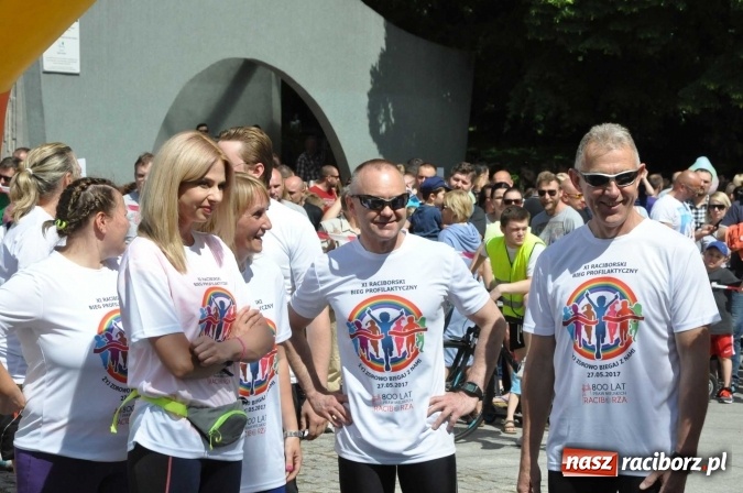 Zdjęcie w galerii na portalu naszraciborz.pl: Pół tysiąca dzieci i młodzieży na XI Biegu Profilaktycznym w parku im. Miasta Roth wiadomości z regionu