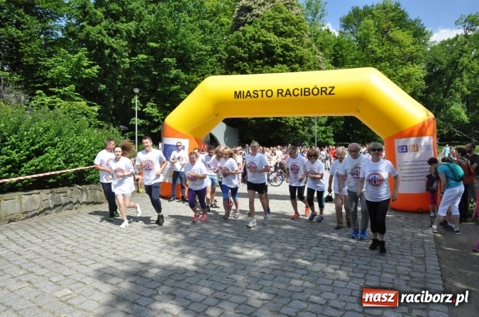 Zdjęcie w galerii na portalu naszraciborz.pl: Pół tysiąca dzieci i młodzieży na XI Biegu Profilaktycznym w parku im. Miasta Roth wiadomości z regionu