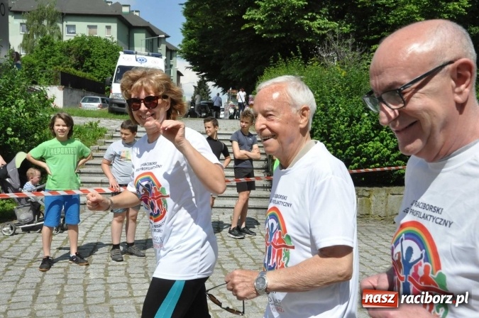 Zdjęcie w galerii na portalu naszraciborz.pl: Pół tysiąca dzieci i młodzieży na XI Biegu Profilaktycznym w parku im. Miasta Roth wiadomości z regionu