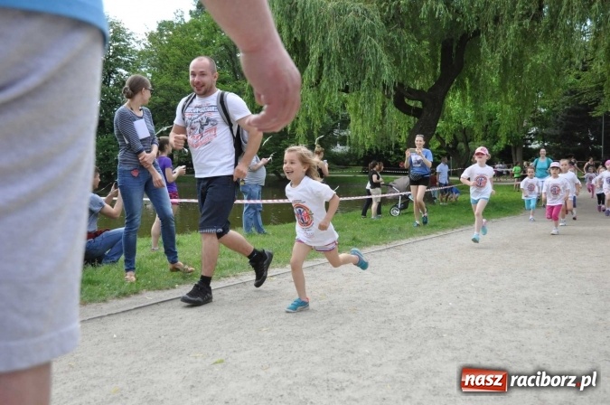 Zdjęcie w galerii na portalu naszraciborz.pl: Pół tysiąca dzieci i młodzieży na XI Biegu Profilaktycznym w parku im. Miasta Roth wiadomości z regionu