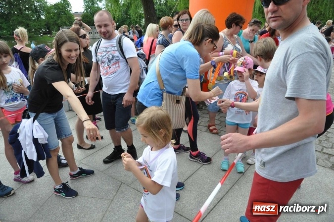 Zdjęcie w galerii na portalu naszraciborz.pl: Pół tysiąca dzieci i młodzieży na XI Biegu Profilaktycznym w parku im. Miasta Roth wiadomości z regionu