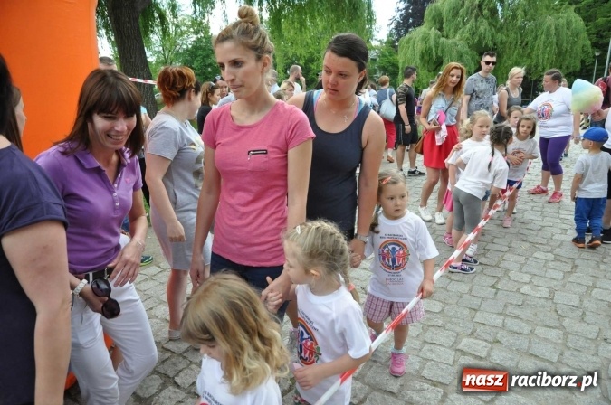Zdjęcie w galerii na portalu naszraciborz.pl: Pół tysiąca dzieci i młodzieży na XI Biegu Profilaktycznym w parku im. Miasta Roth wiadomości z regionu
