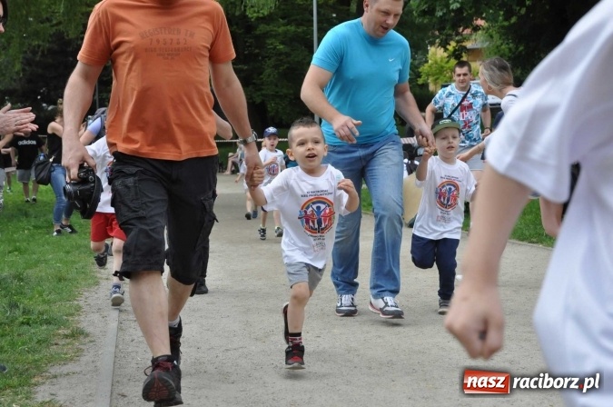 Zdjęcie w galerii na portalu naszraciborz.pl: Pół tysiąca dzieci i młodzieży na XI Biegu Profilaktycznym w parku im. Miasta Roth wiadomości z regionu