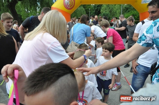 Zdjęcie w galerii na portalu naszraciborz.pl: Pół tysiąca dzieci i młodzieży na XI Biegu Profilaktycznym w parku im. Miasta Roth wiadomości z regionu