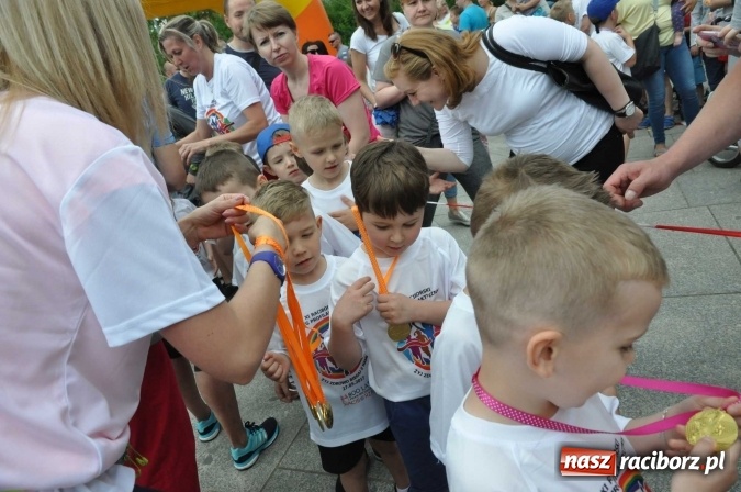 Zdjęcie w galerii na portalu naszraciborz.pl: Pół tysiąca dzieci i młodzieży na XI Biegu Profilaktycznym w parku im. Miasta Roth wiadomości z regionu