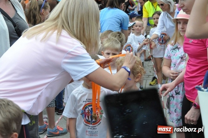 Zdjęcie w galerii na portalu naszraciborz.pl: Pół tysiąca dzieci i młodzieży na XI Biegu Profilaktycznym w parku im. Miasta Roth wiadomości z regionu