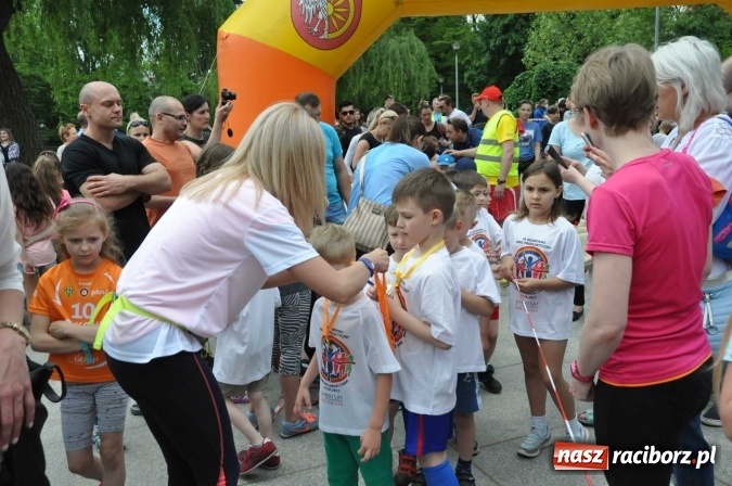 Zdjęcie w galerii na portalu naszraciborz.pl: Pół tysiąca dzieci i młodzieży na XI Biegu Profilaktycznym w parku im. Miasta Roth wiadomości z regionu