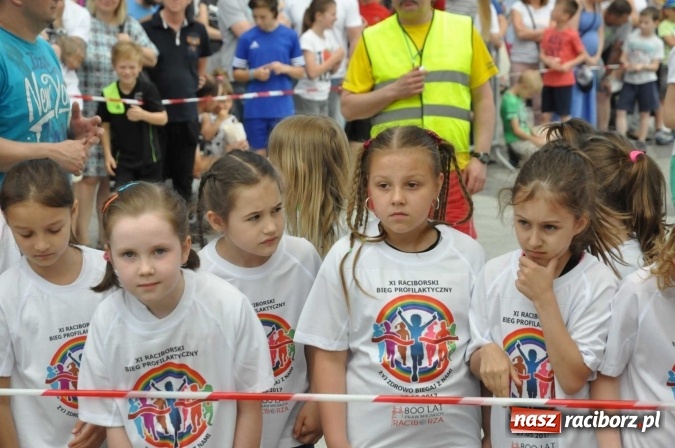 Zdjęcie w galerii na portalu naszraciborz.pl: Pół tysiąca dzieci i młodzieży na XI Biegu Profilaktycznym w parku im. Miasta Roth wiadomości z regionu