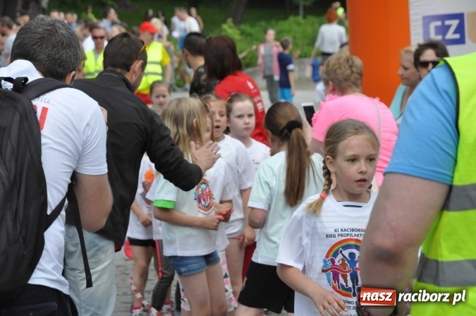 Zdjęcie w galerii na portalu naszraciborz.pl: Pół tysiąca dzieci i młodzieży na XI Biegu Profilaktycznym w parku im. Miasta Roth wiadomości z regionu