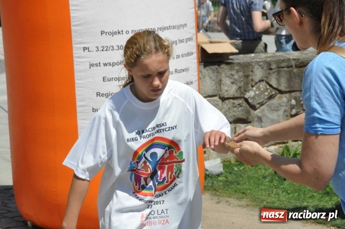 Zdjęcie w galerii na portalu naszraciborz.pl: Pół tysiąca dzieci i młodzieży na XI Biegu Profilaktycznym w parku im. Miasta Roth wiadomości z regionu