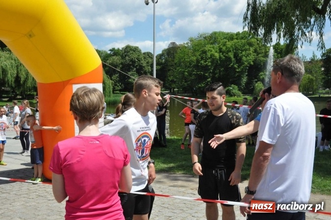 Zdjęcie w galerii na portalu naszraciborz.pl: Pół tysiąca dzieci i młodzieży na XI Biegu Profilaktycznym w parku im. Miasta Roth wiadomości z regionu