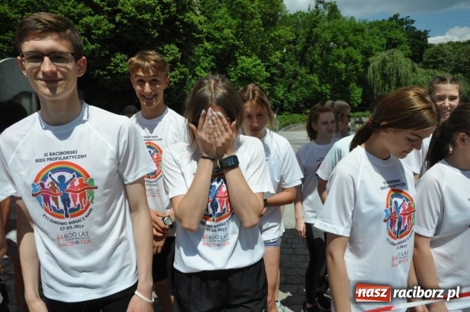 Zdjęcie w galerii na portalu naszraciborz.pl: Pół tysiąca dzieci i młodzieży na XI Biegu Profilaktycznym w parku im. Miasta Roth wiadomości z regionu