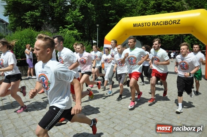 Zdjęcie w galerii na portalu naszraciborz.pl: Pół tysiąca dzieci i młodzieży na XI Biegu Profilaktycznym w parku im. Miasta Roth wiadomości z regionu