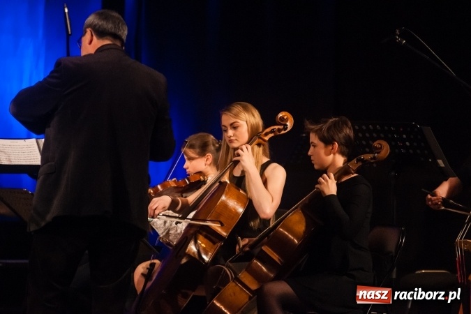 Zdjęcie w galerii na portalu naszraciborz.pl: Koncert Majowy w DK Strzecha wiadomości z regionu