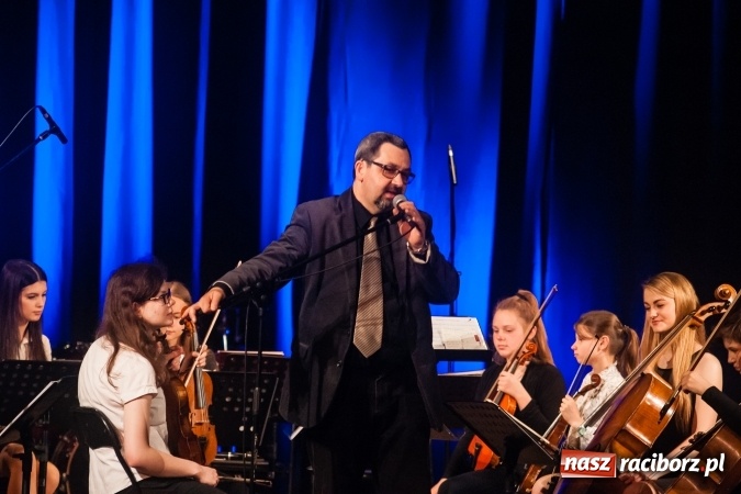 Zdjęcie w galerii na portalu naszraciborz.pl: Koncert Majowy w DK Strzecha wiadomości z regionu