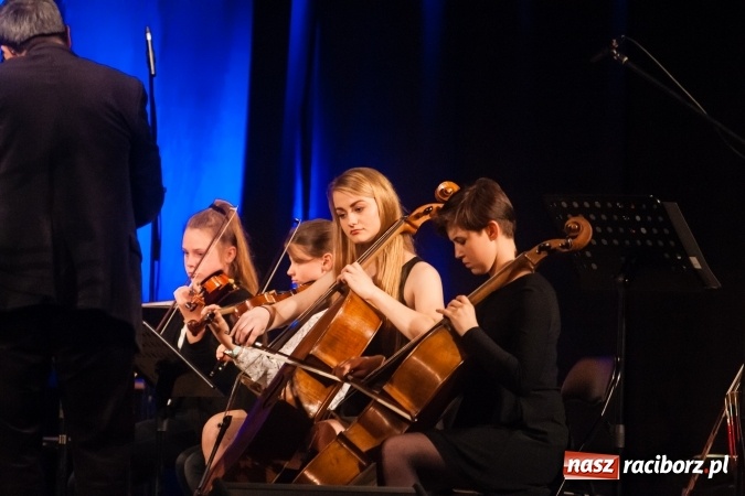 Zdjęcie w galerii na portalu naszraciborz.pl: Koncert Majowy w DK Strzecha wiadomości z regionu