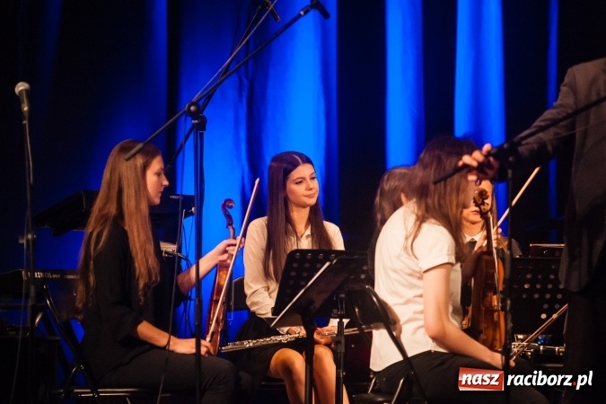 Zdjęcie w galerii na portalu naszraciborz.pl: Koncert Majowy w DK Strzecha wiadomości z regionu