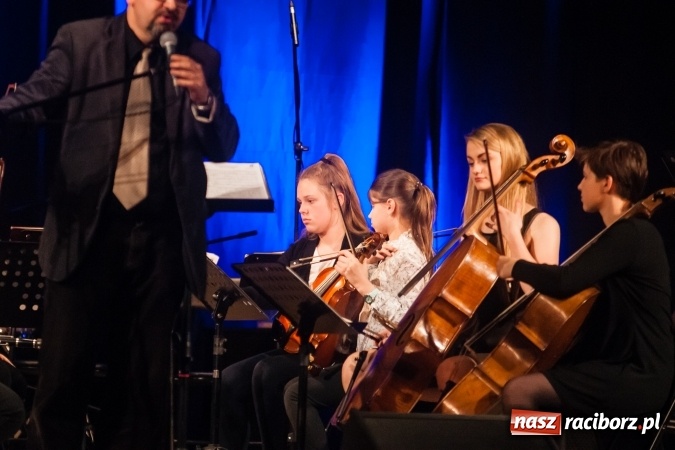 Zdjęcie w galerii na portalu naszraciborz.pl: Koncert Majowy w DK Strzecha wiadomości z regionu