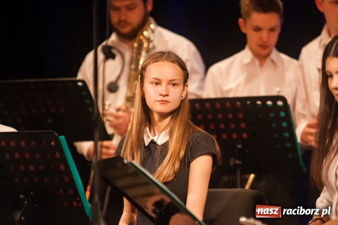 Zdjęcie w galerii na portalu naszraciborz.pl: Koncert Majowy w DK Strzecha wiadomości z regionu