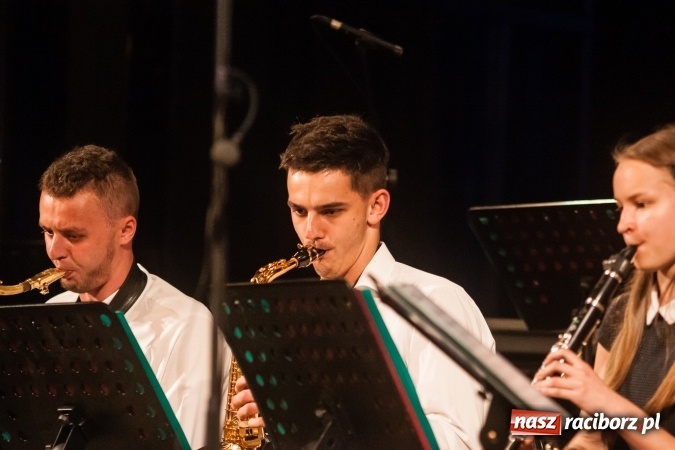 Zdjęcie w galerii na portalu naszraciborz.pl: Koncert Majowy w DK Strzecha wiadomości z regionu