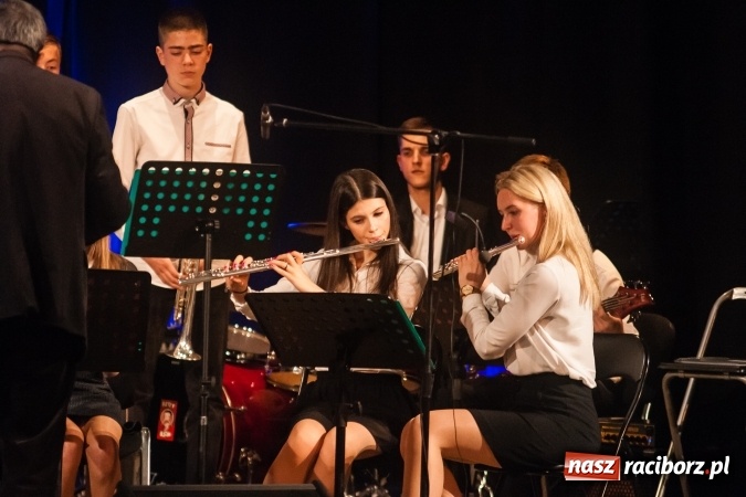 Zdjęcie w galerii na portalu naszraciborz.pl: Koncert Majowy w DK Strzecha wiadomości z regionu