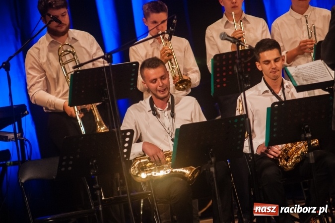 Zdjęcie w galerii na portalu naszraciborz.pl: Koncert Majowy w DK Strzecha wiadomości z regionu