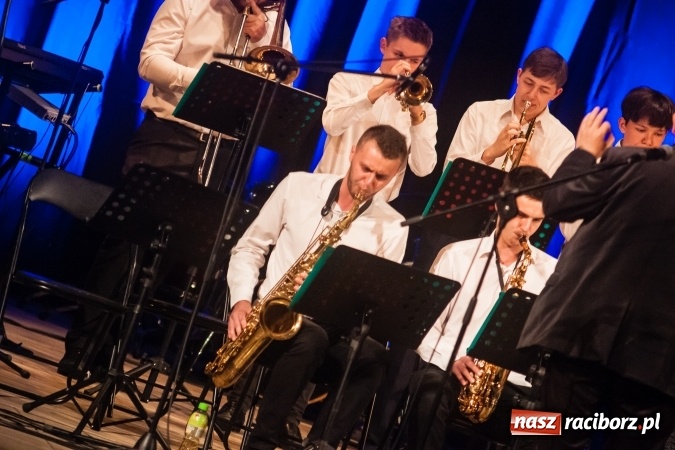 Zdjęcie w galerii na portalu naszraciborz.pl: Koncert Majowy w DK Strzecha wiadomości z regionu