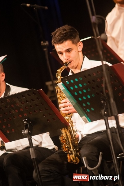 Zdjęcie w galerii na portalu naszraciborz.pl: Koncert Majowy w DK Strzecha wiadomości z regionu