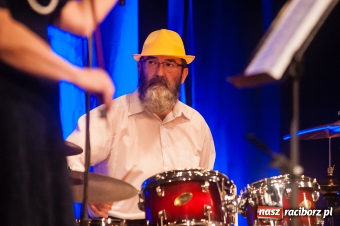 Zdjęcie w galerii na portalu naszraciborz.pl: Koncert Majowy w DK Strzecha wiadomości z regionu