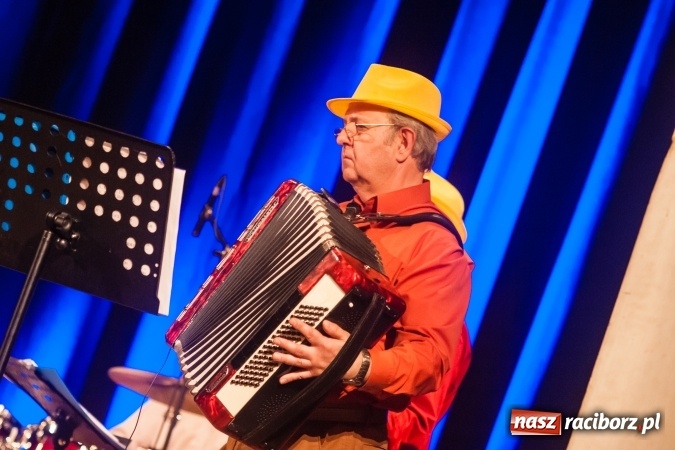 Zdjęcie w galerii na portalu naszraciborz.pl: Koncert Majowy w DK Strzecha wiadomości z regionu