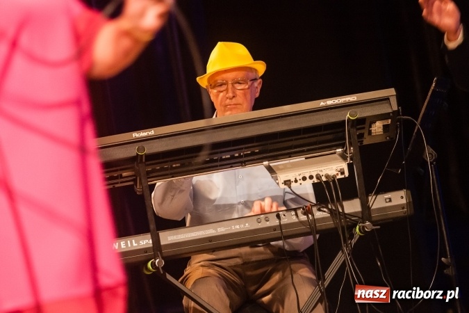 Zdjęcie w galerii na portalu naszraciborz.pl: Koncert Majowy w DK Strzecha wiadomości z regionu