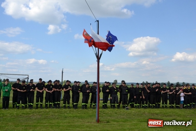 Zdjęcie w galerii na portalu naszraciborz.pl: Strażacy z Roszkowa z nowym rekordem na zawodach w Rudyszwałdzie wiadomości z regionu