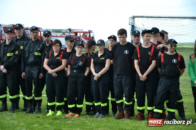 Zdjęcie w galerii na portalu naszraciborz.pl: Strażacy z Roszkowa z nowym rekordem na zawodach w Rudyszwałdzie wiadomości z regionu
