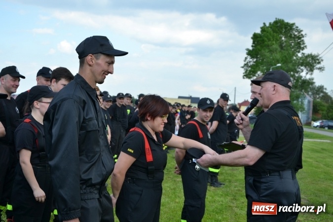 Zdjęcie w galerii na portalu naszraciborz.pl: Strażacy z Roszkowa z nowym rekordem na zawodach w Rudyszwałdzie wiadomości z regionu